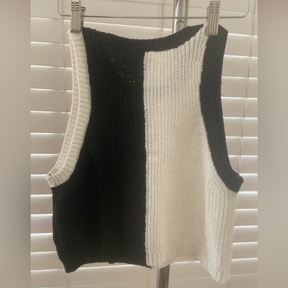H&M Divided Monochrome Knit Top